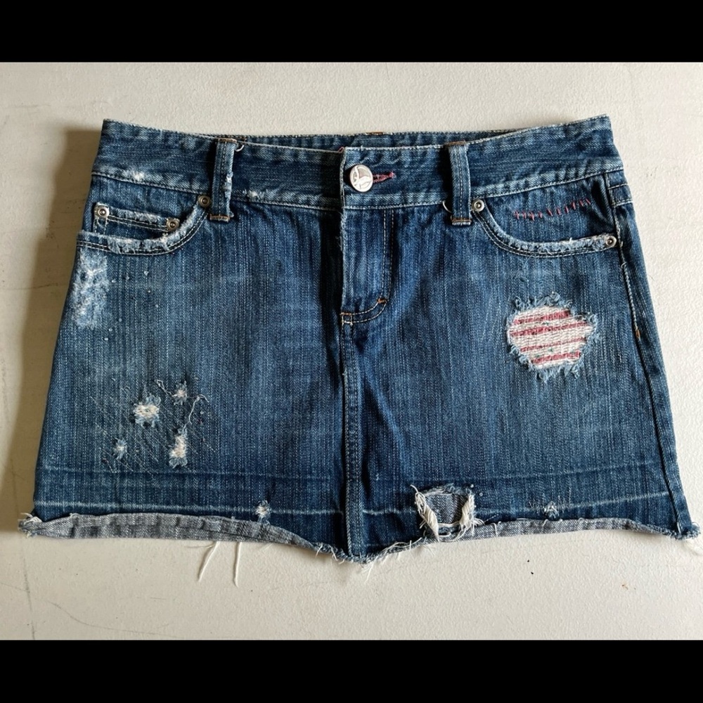 American Eagle Denim Jean skirt pink distressed women’s junior size 4